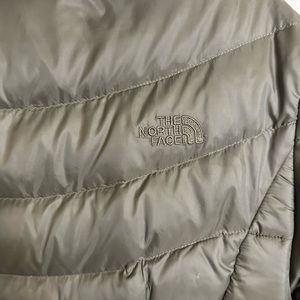 The North Face Women’s Puffer Coat in Olive Green color